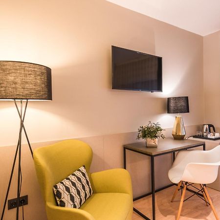 Up Rooms Vic Hotel מראה חיצוני תמונה