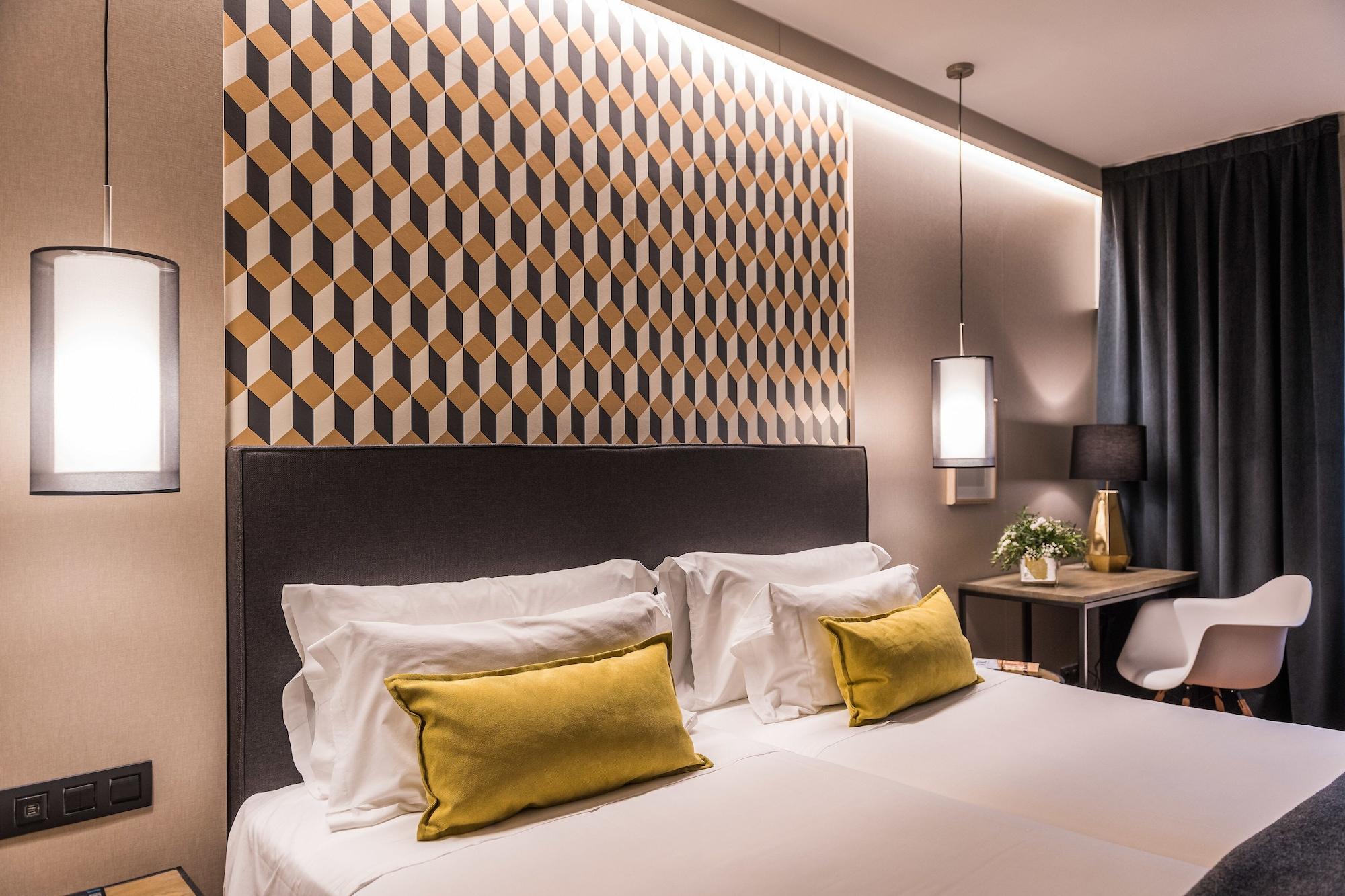 Up Rooms Vic Hotel מראה חיצוני תמונה
