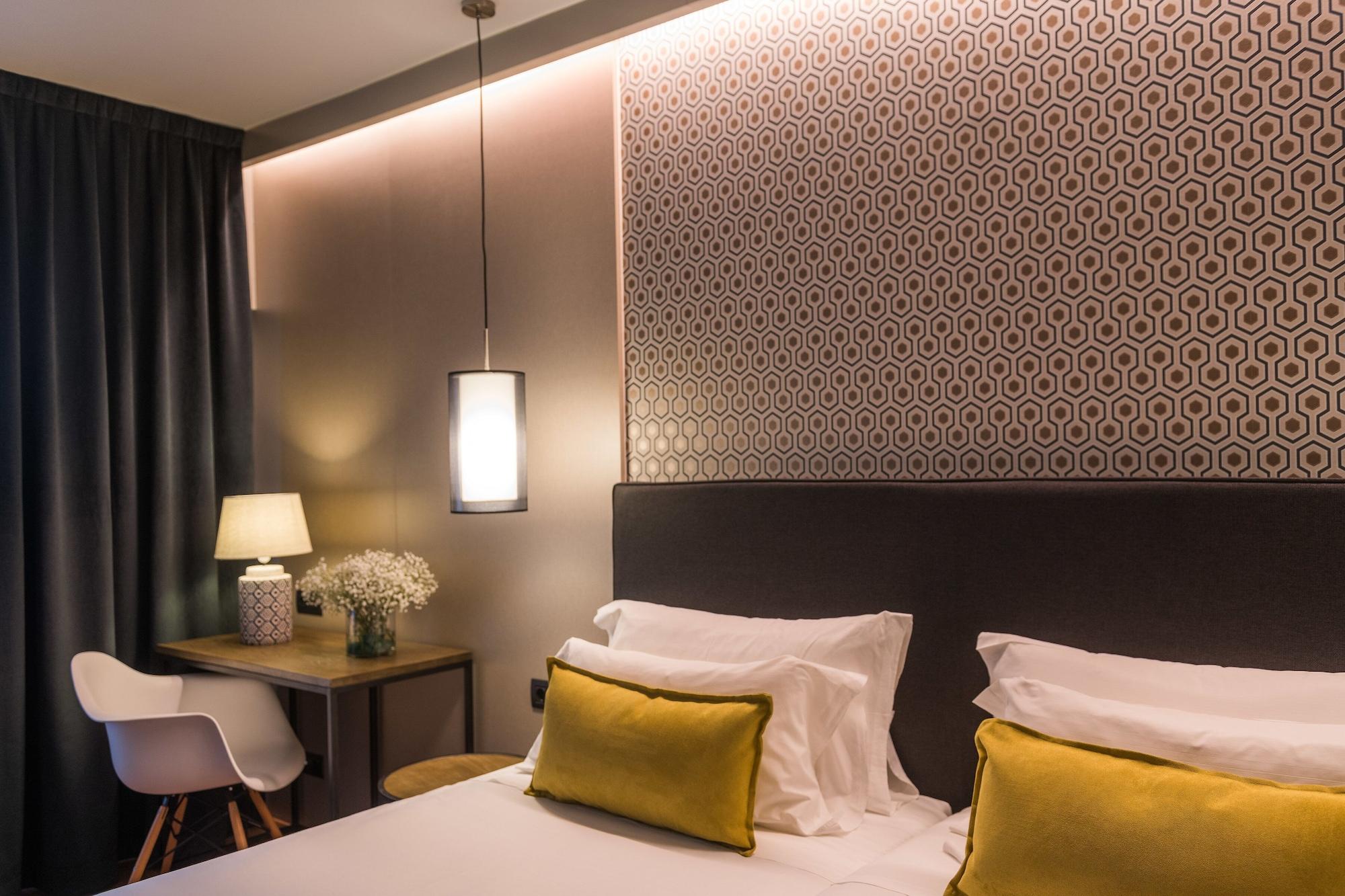 Up Rooms Vic Hotel מראה חיצוני תמונה