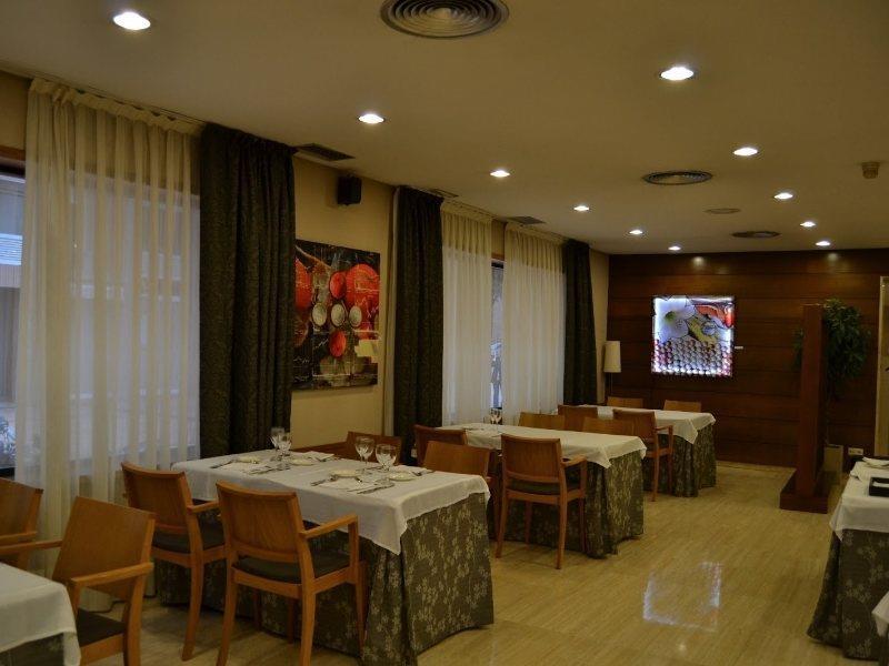 Up Rooms Vic Hotel מראה חיצוני תמונה