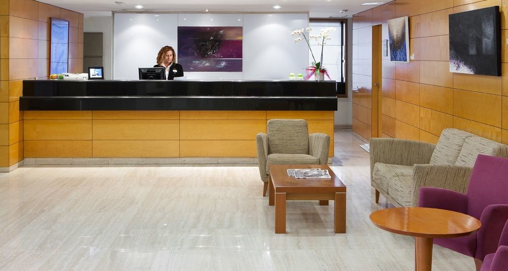 Up Rooms Vic Hotel מראה חיצוני תמונה