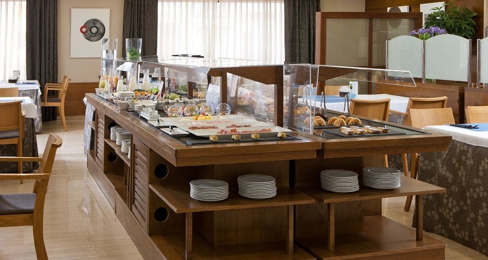 Up Rooms Vic Hotel מראה חיצוני תמונה