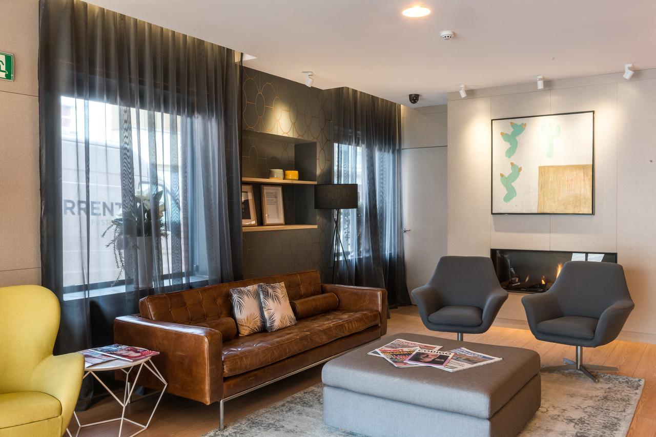 Up Rooms Vic Hotel מראה חיצוני תמונה