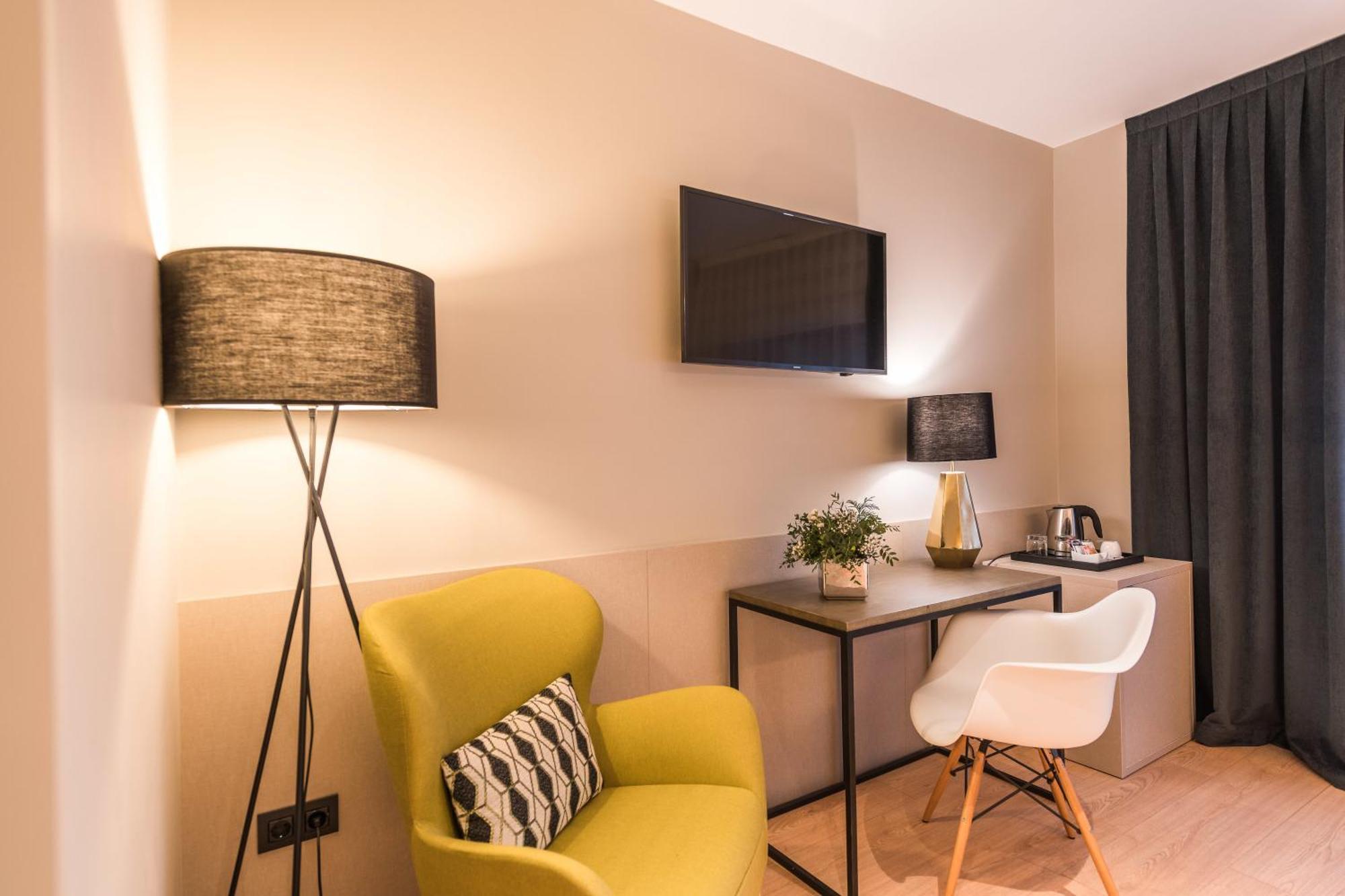 Up Rooms Vic Hotel מראה חיצוני תמונה