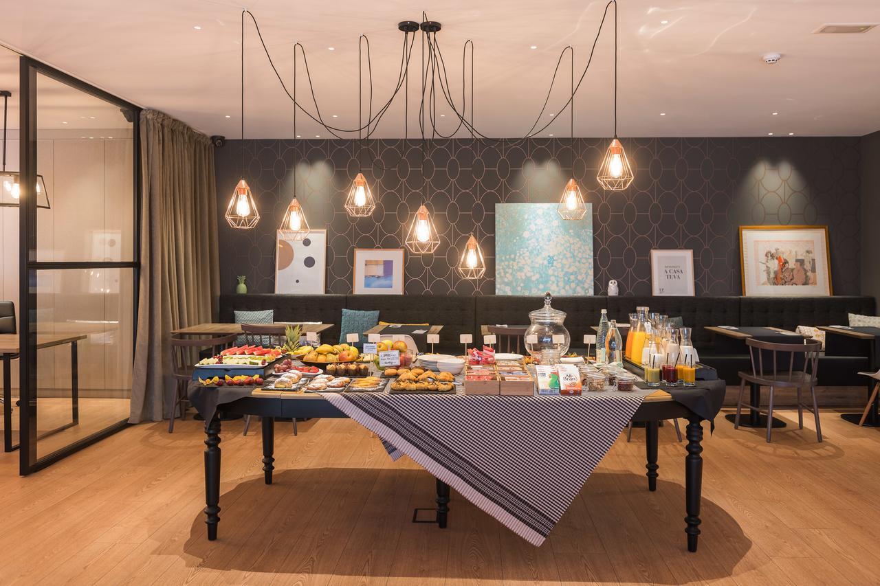 Up Rooms Vic Hotel מראה חיצוני תמונה