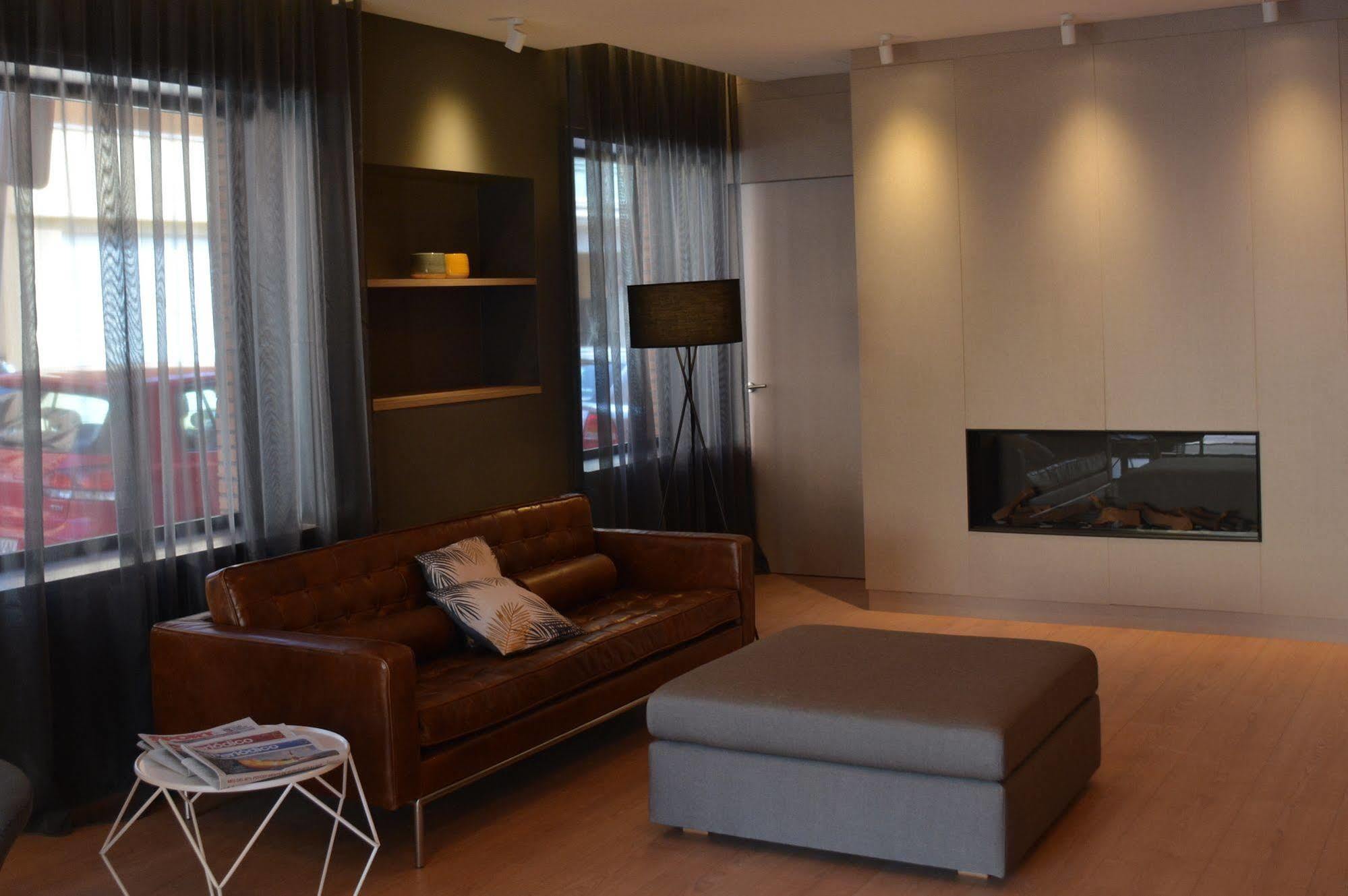Up Rooms Vic Hotel מראה חיצוני תמונה