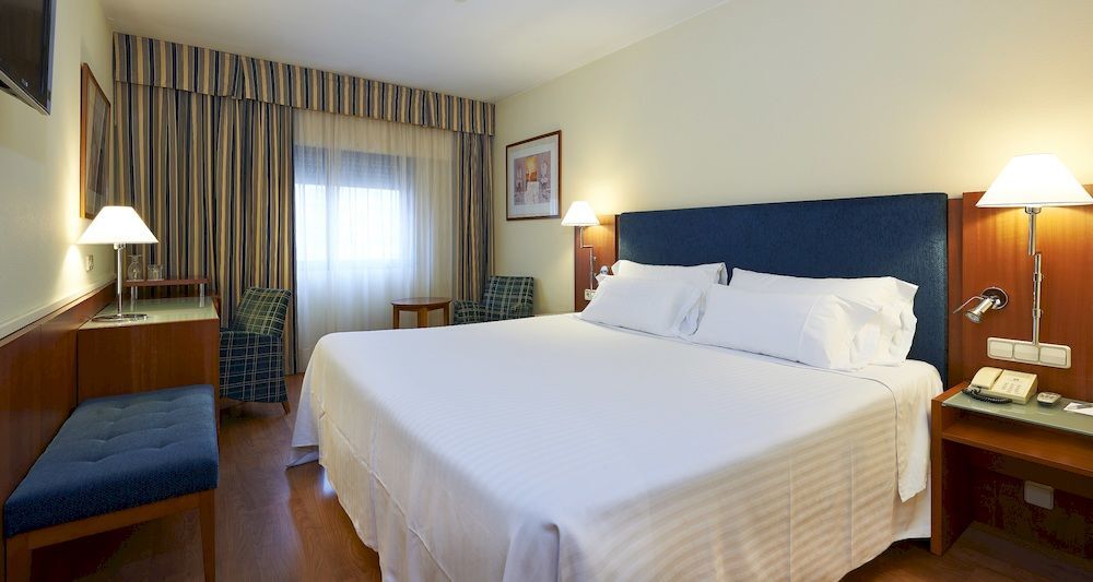 Up Rooms Vic Hotel מראה חיצוני תמונה